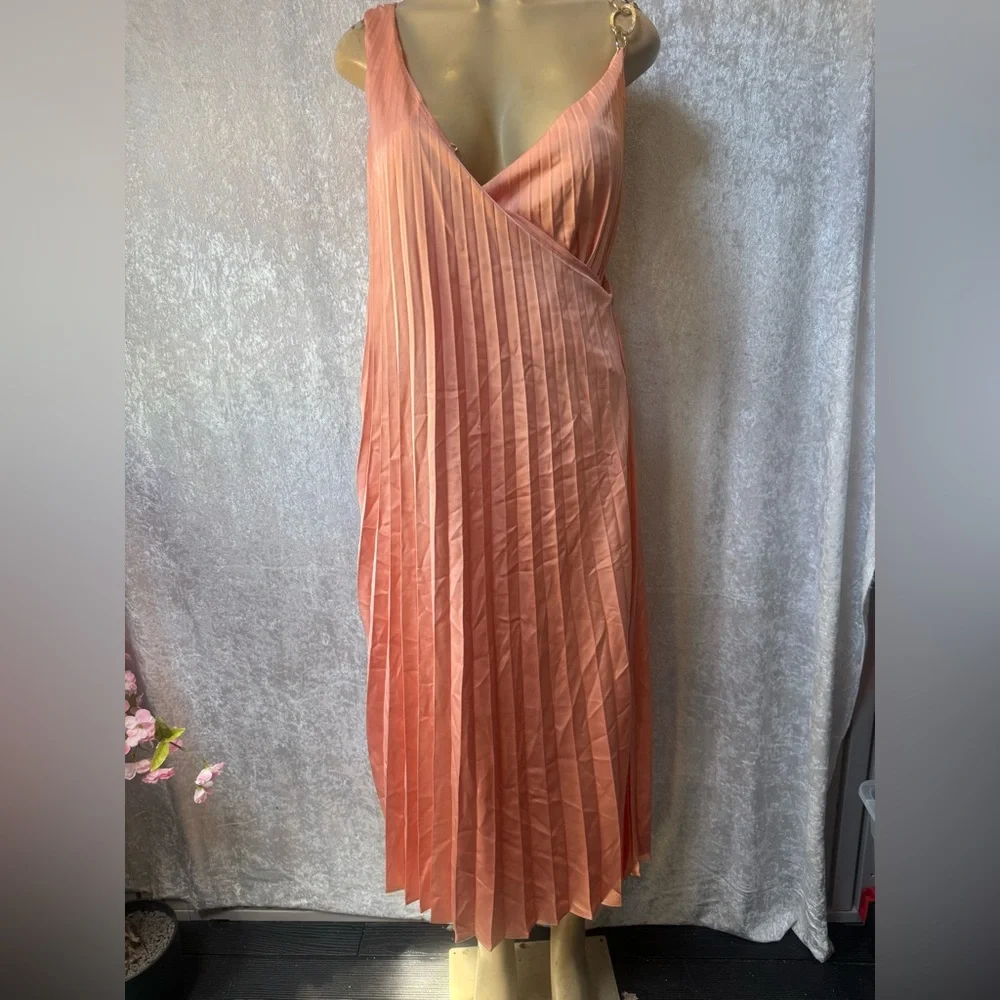 Zara Peach Pleated Midi Dress with Chain Strap - Picture 2 of 8